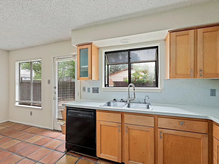 8022 Scotland Yard — Photo 13