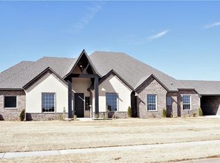 9901 Eastblake Pl, Yukon, OK 73099