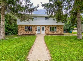 1220 N 10th Ave, West Bend, WI 53090