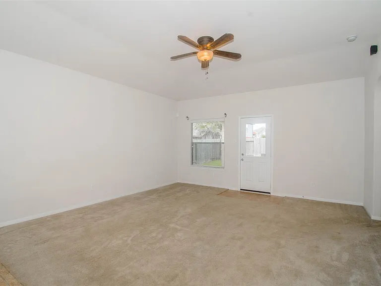 18314 Fairwood Meadow Ct — Photo 7