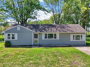 1901 Crestwood Dr, Harrisonville, MO 64701