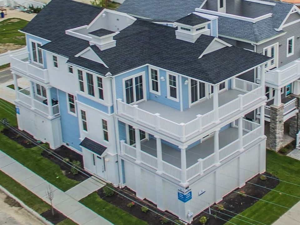 1st image of 301 Bay Ave