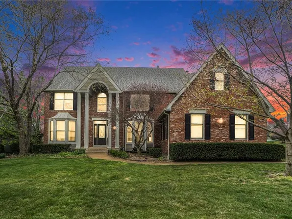 12749 Delmar Dr, Leawood, KS 66209