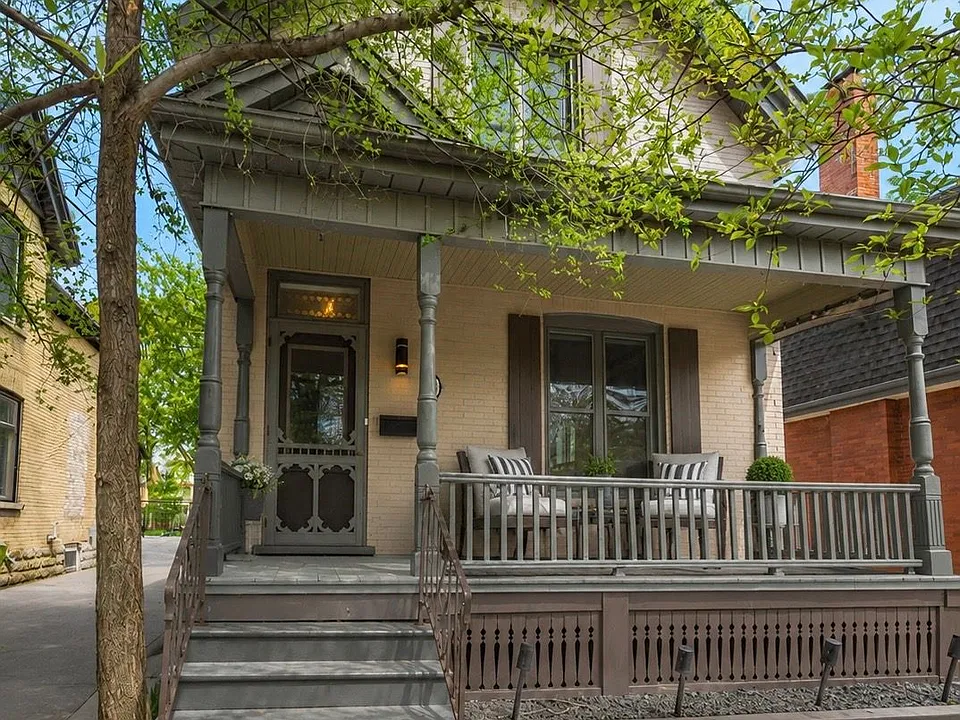 28 Renwick Ave