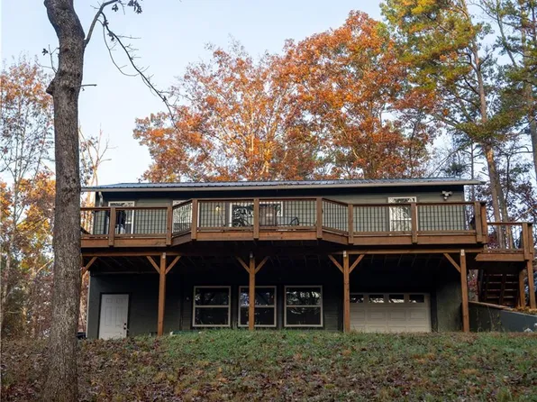 444 Emperor Dr, Toccoa, GA 30577