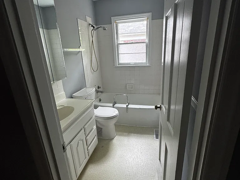 234 Norway St — Photo 8