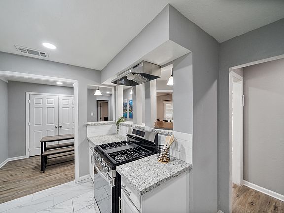 5th image of 5918 Willow Glen Dr #5