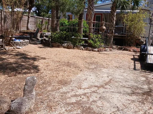 1250 Indiana Ave, Cedar Key, FL 32625
