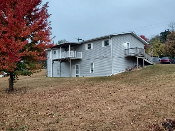 1502 Spruce St, Wahoo, NE 68066