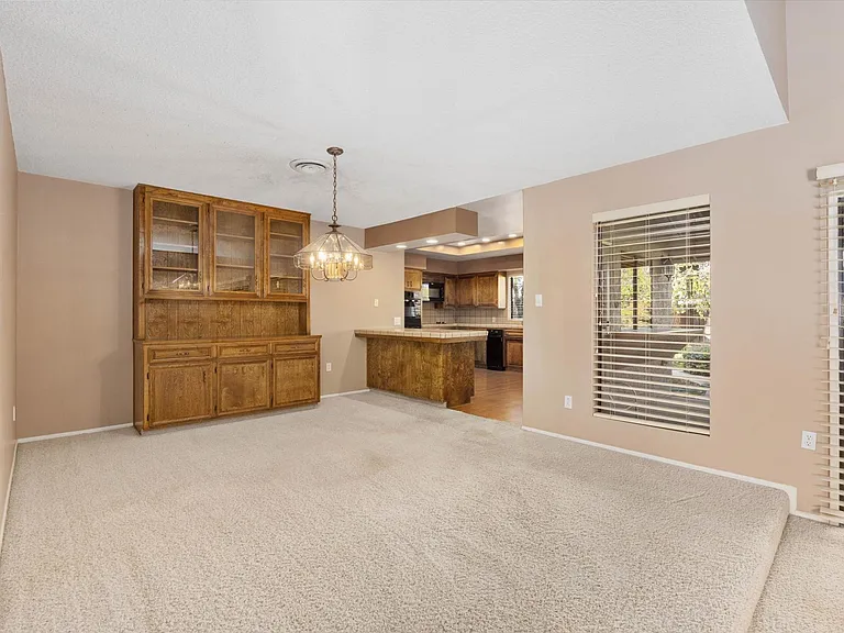 7808 Selkirk Dr — Photo 9