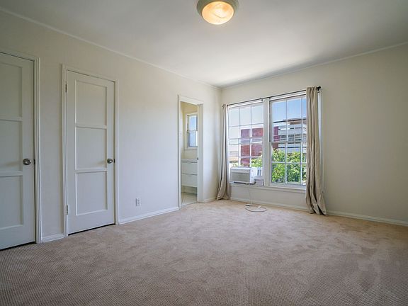 4th image of 8551-8561 Holloway Dr #1/4