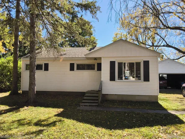 6169 Van Syckle Ave, Waterford, MI 48329