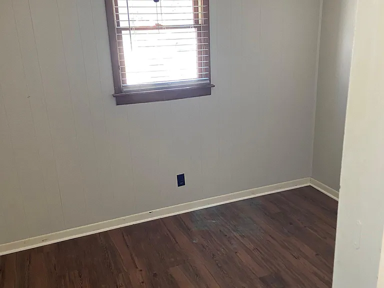 1044 Walnut St — Photo 8