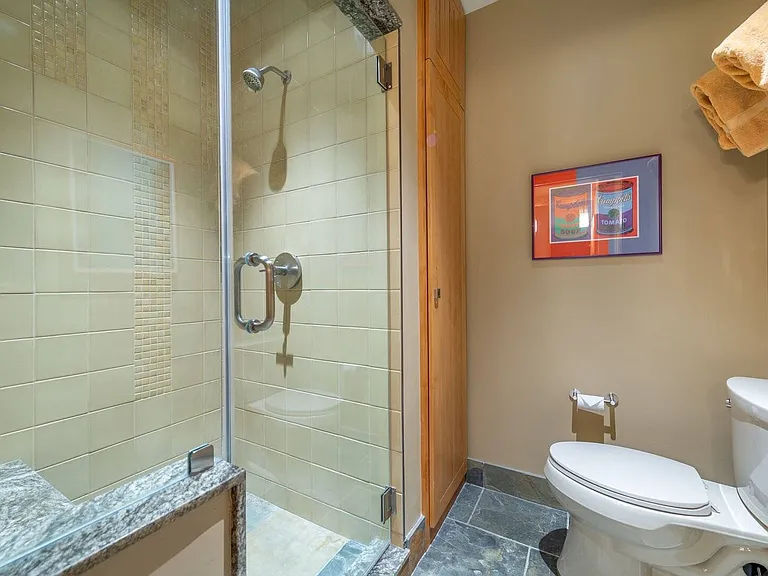 568 Hidden Lake Ct — Photo 37