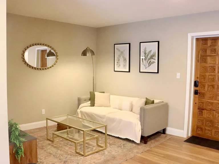 18 Hospital St #7 — Photo 3