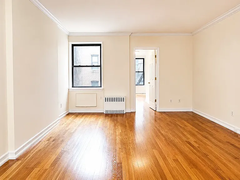 210 W 104th St #8E — Photo 3