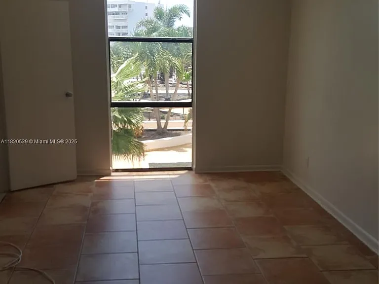 13499 Biscayne Blvd #506 — Photo 11