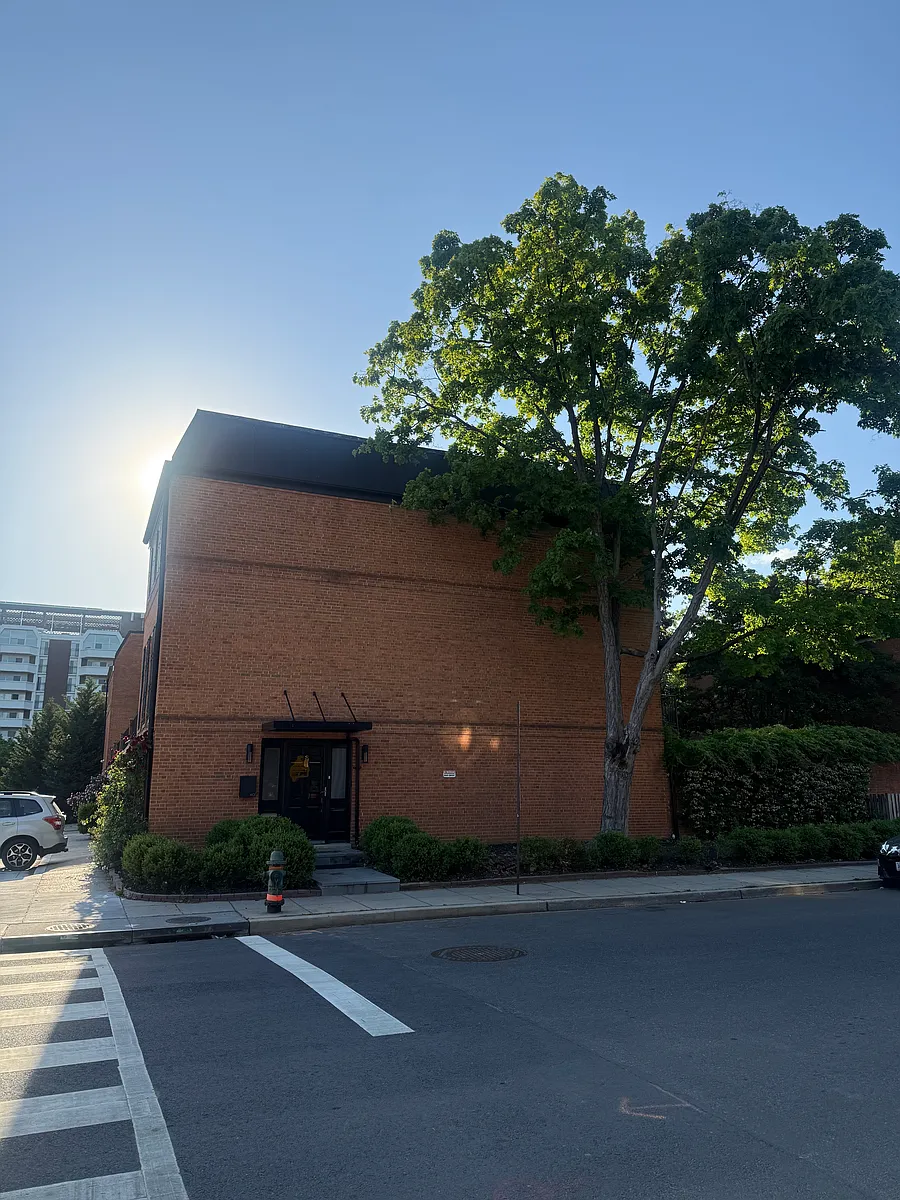 Building Photo - 601 H St SW