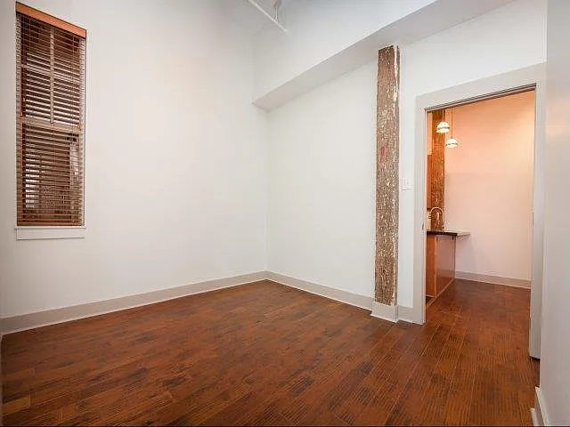 DH Holmes Apartments — Photo 25