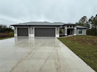 814 Congress Ave, Lehigh Acres, FL 33972