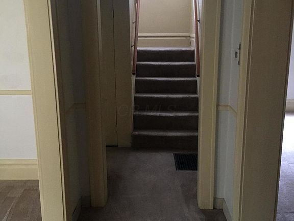 4th image of 784 Fairwood Ave