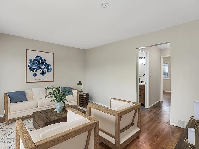 741 Panorama Dr — Photo 2