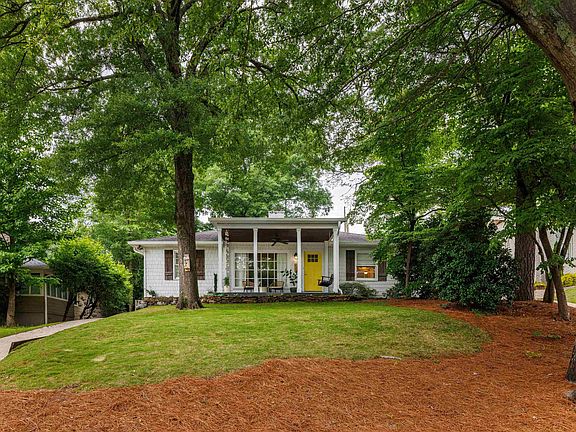 3rd image of 412 Clermont Dr