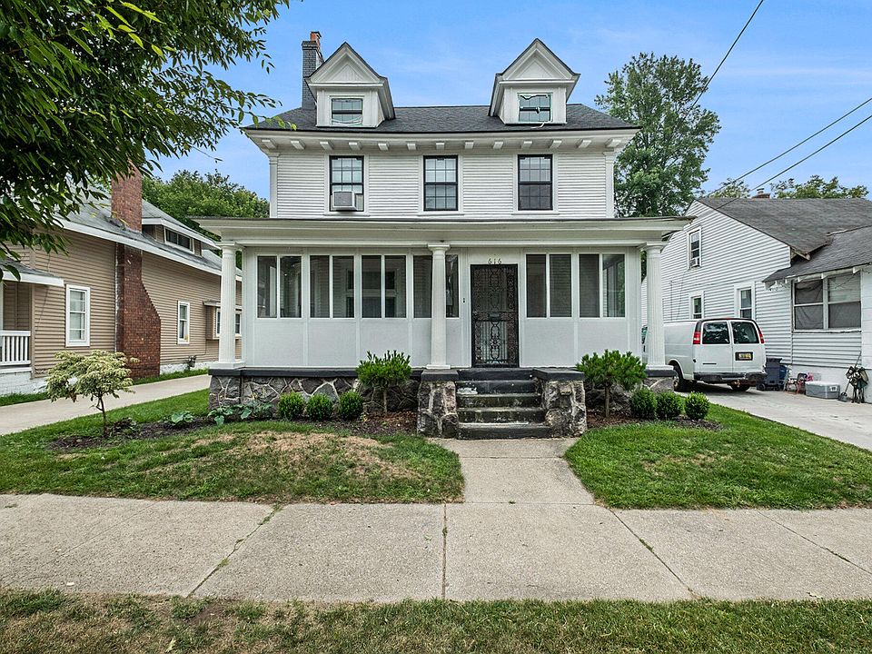1st image of 616 Thomas St SE