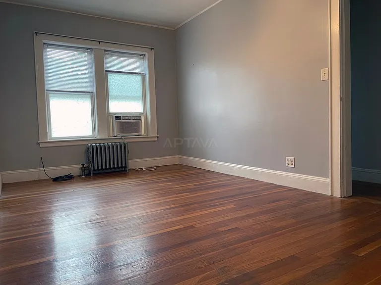 5 Haskell St #4 — Photo 4