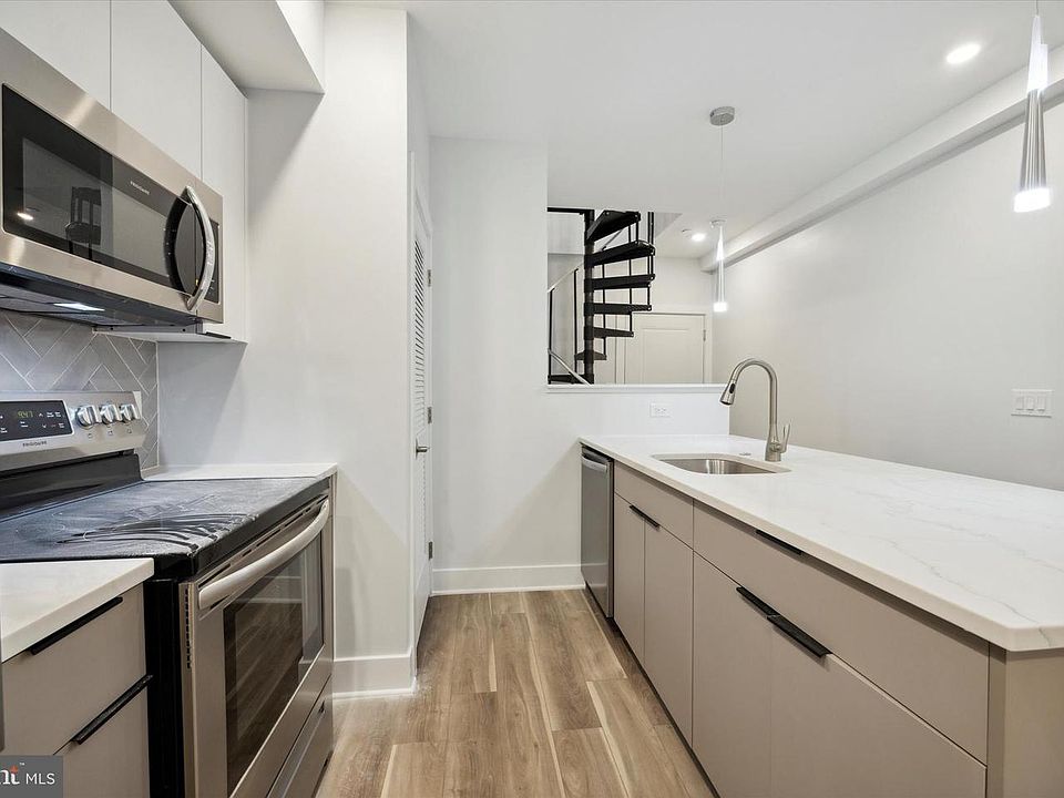 1st image of 3841 Wallace St #2