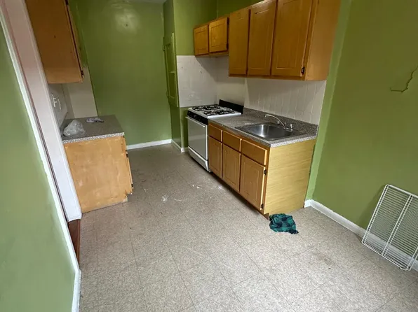 1467 Taylor Avenue image 1 of 4