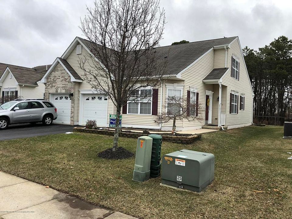 2nd image of 16 Little Leaf Ln