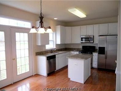 5th image of 11 Indian Wood Ln