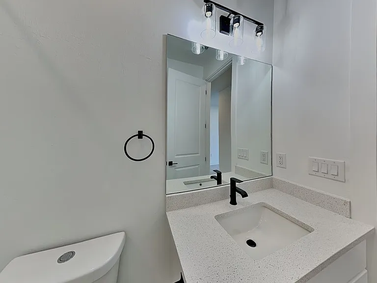 1128 Bismarck Rd — Photo 16