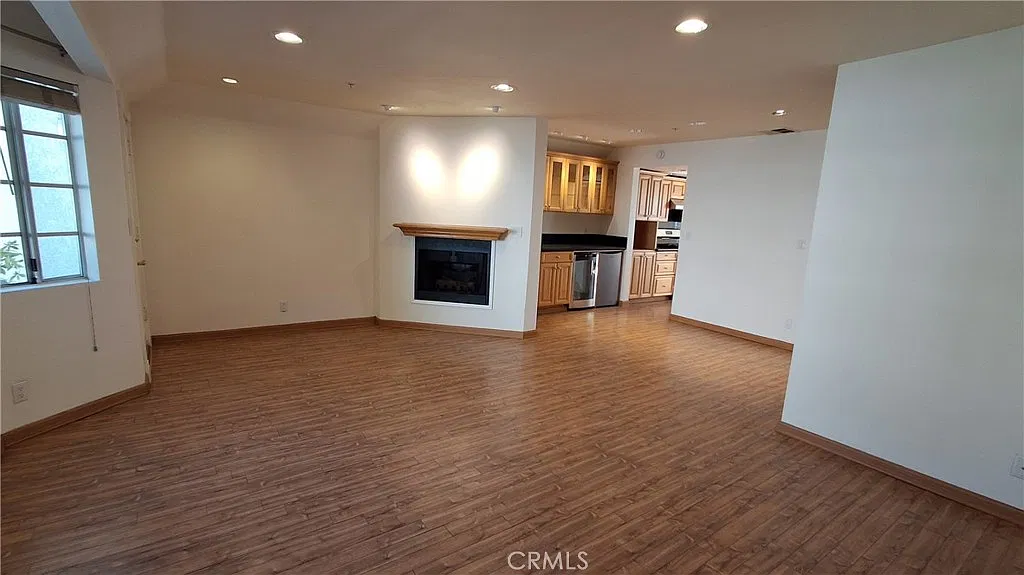 3 bed, 2.5 bath, 1516 sqft, $3,950 — Photo 4