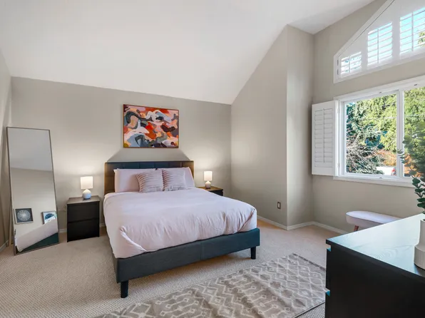 5006 SW Sweeney St, Portland, OR 97221