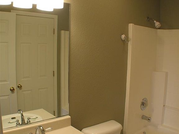 5th image of 1323 Bridgecourt Way