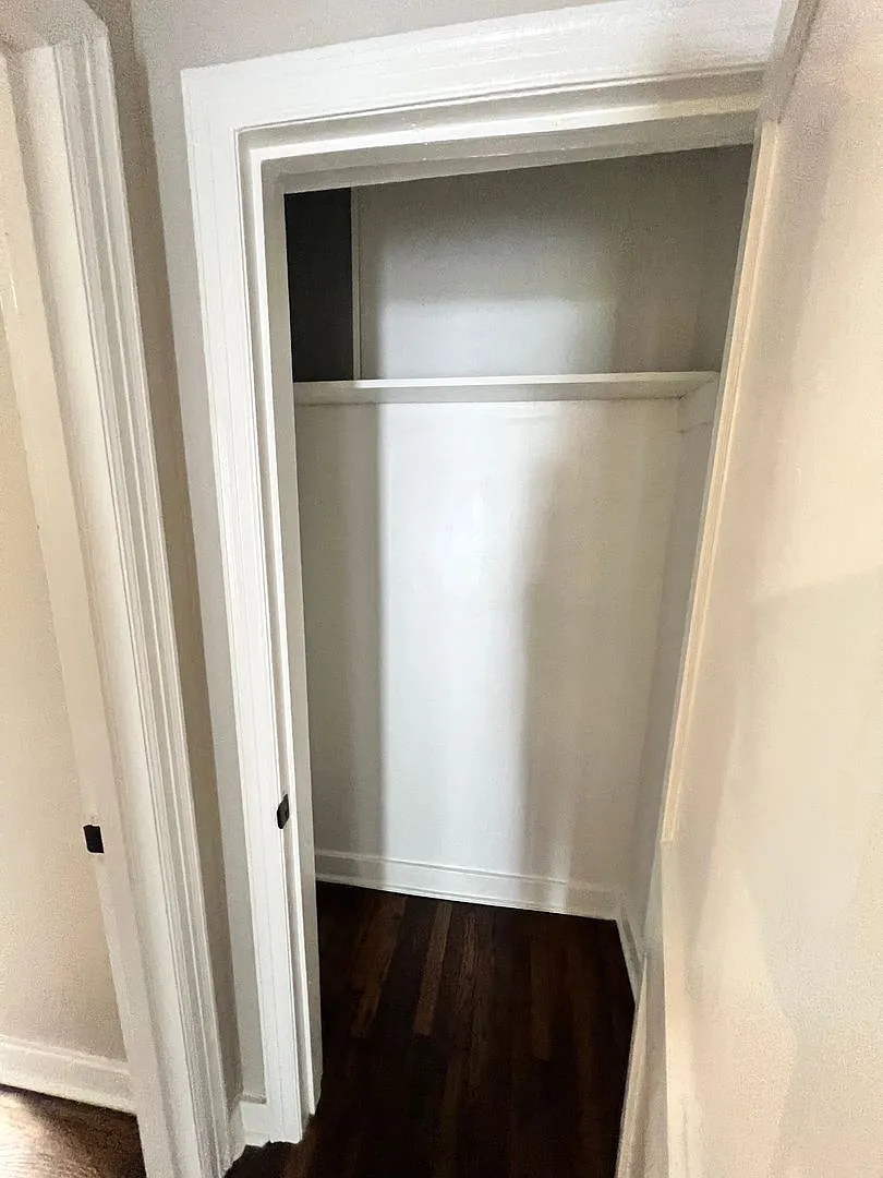 1 Bedroom Duplex — Photo 4