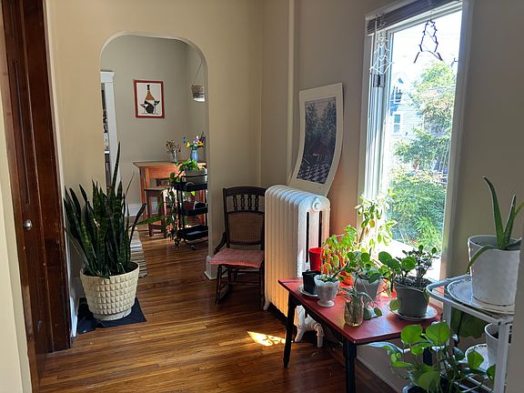 5th image of 149 College St