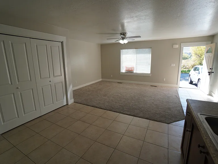 3 bed, 1.0 bath, 1092 sqft, $1,550 — Photo 5