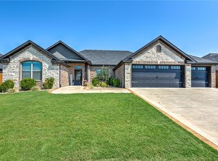 610 Chaparral St, Centerton, AR 72719