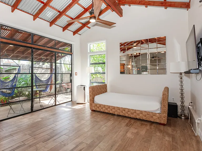 308 Awakea Rd — Photo 18