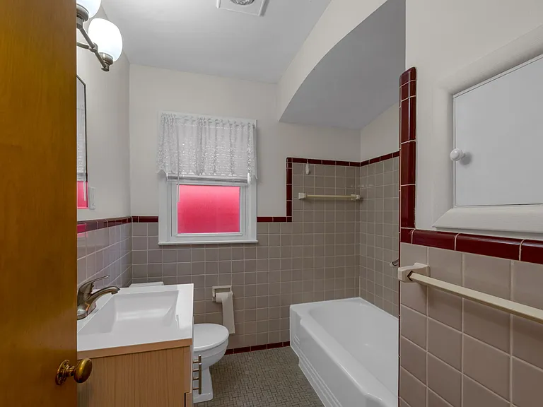 3020 Syracuse St — Photo 13
