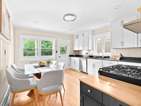 111 Eutaw St #2, Boston, MA 02128