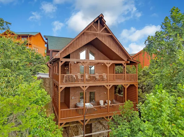 2512 Laurel Point Way, Sevierville, TN 37862