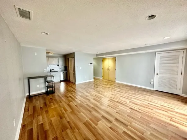 77 Salem St APT 3B, Boston, MA 02113