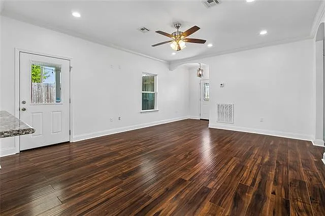 3 bed, 2.0 bath, 1286 sqft, $1,650 — Photo 3