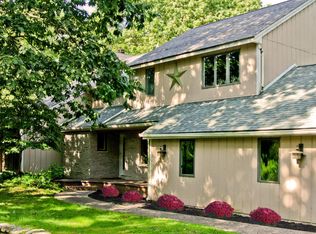 3259 Mountain View Dr, Tannersville, PA 18372