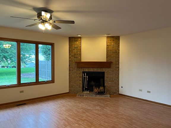 3rd image of 205 Huntington Ct