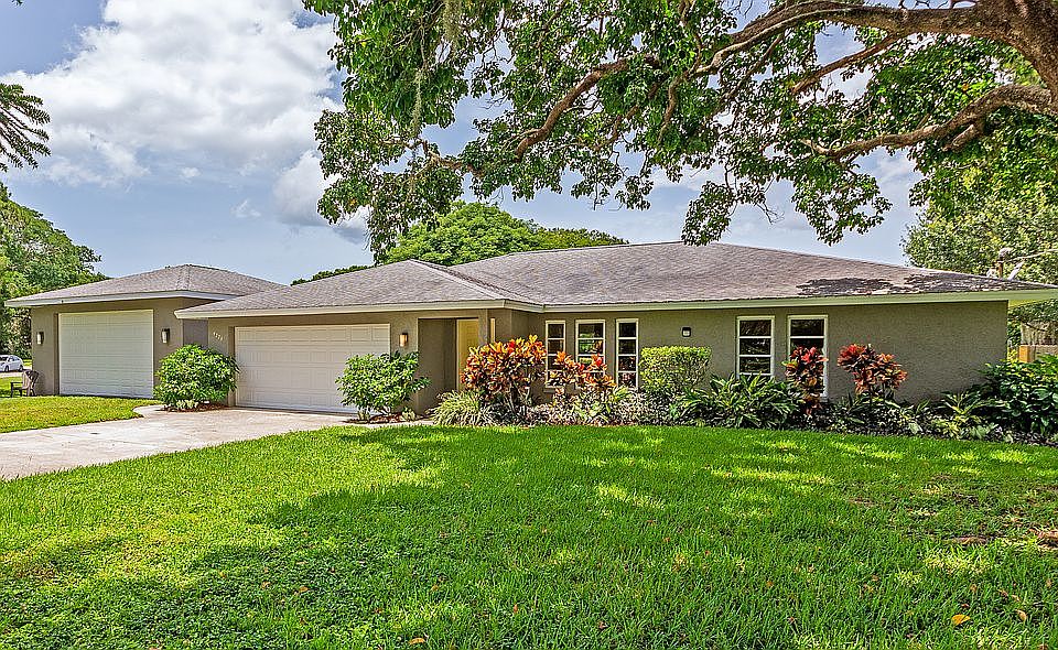 Lakefront Corner Lot